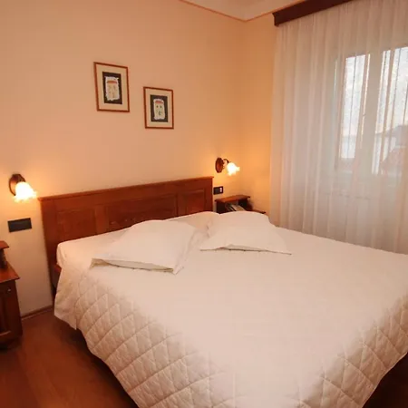 Guest house Rooms By The Sea Rabac, Labin - 3016 Rabac